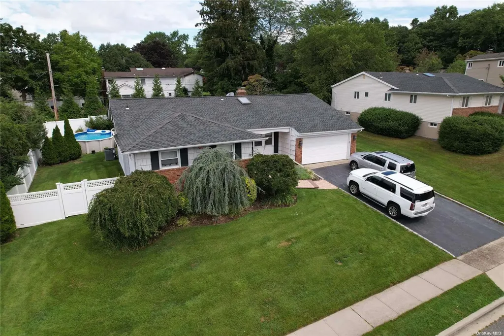 44 Peerless Drive Oyster Bay NY 11771