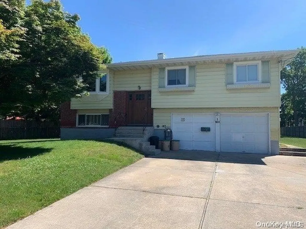 1665 Elsie Lane Bay Shore NY 11706