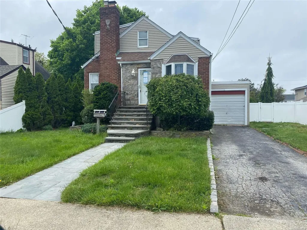 3092 Benjamin Road Oceanside NY 11572