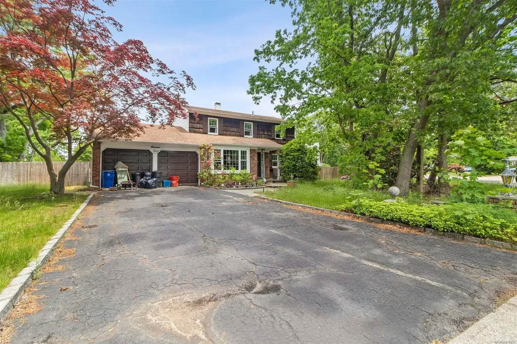 11 Beecher Street Coram NY 11727