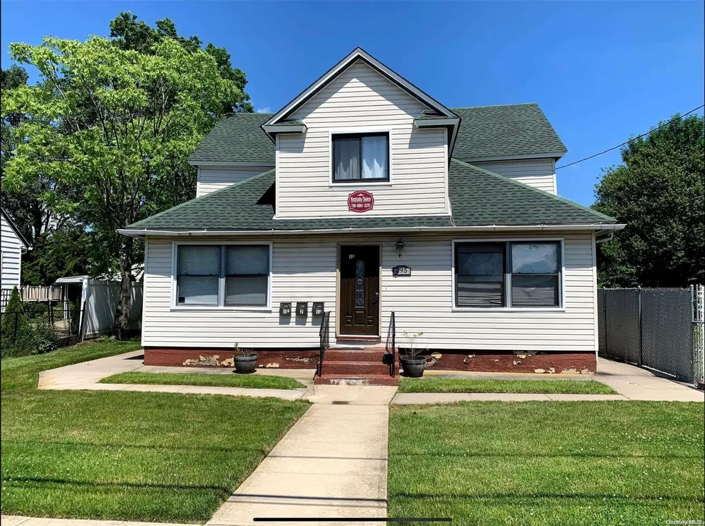 295 Roosevelt Avenue Freeport NY 11520