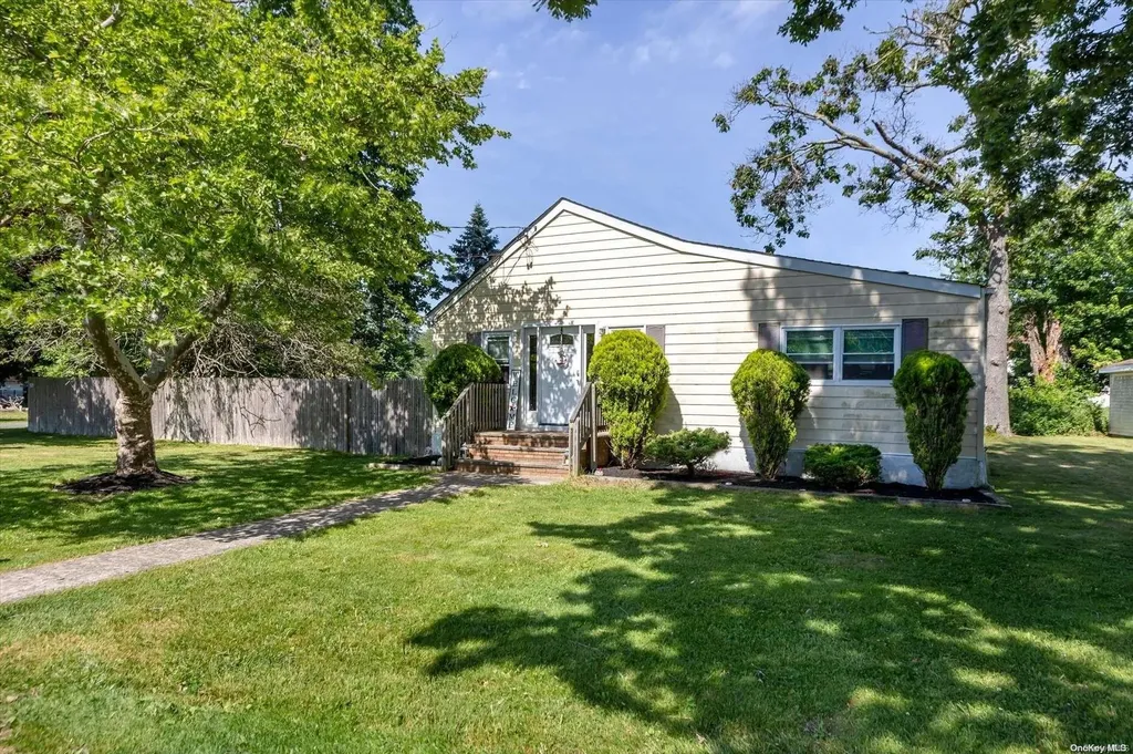 107 Monroe Drive Mastic Beach NY 11951