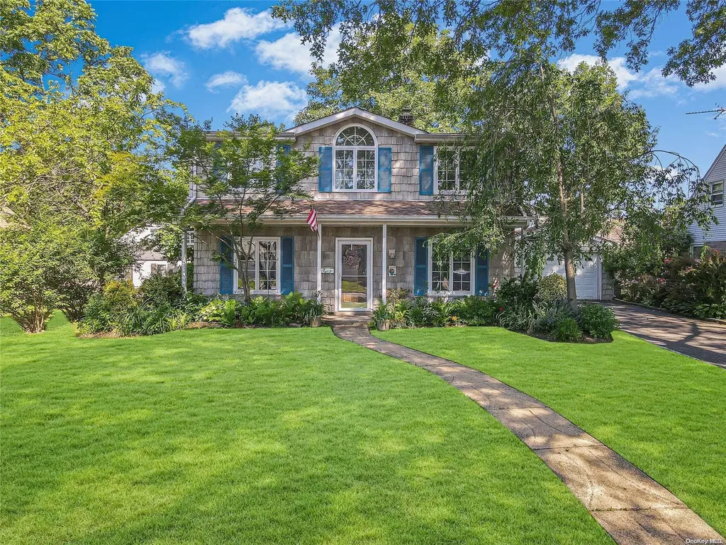 6 Buttercup Lane Levittown NY 11756