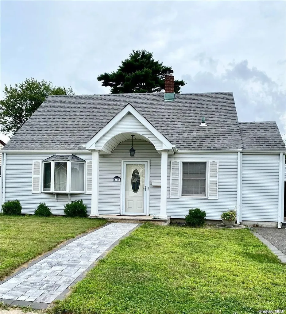 49 Gingham Lane Levittown NY 11756