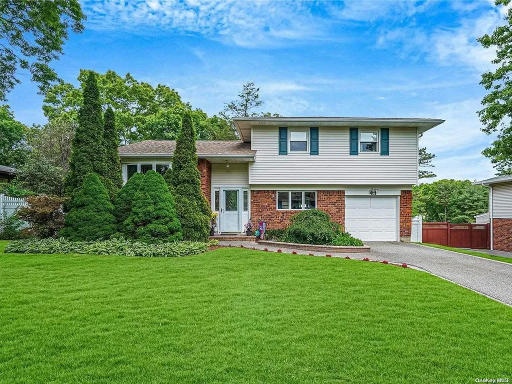 43 Harvard Lane Commack NY 11725