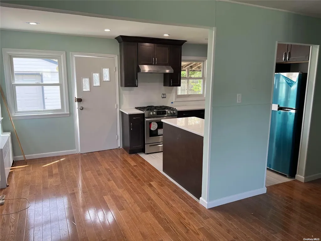 23 Jamaica Avenue Plainview NY 11803
