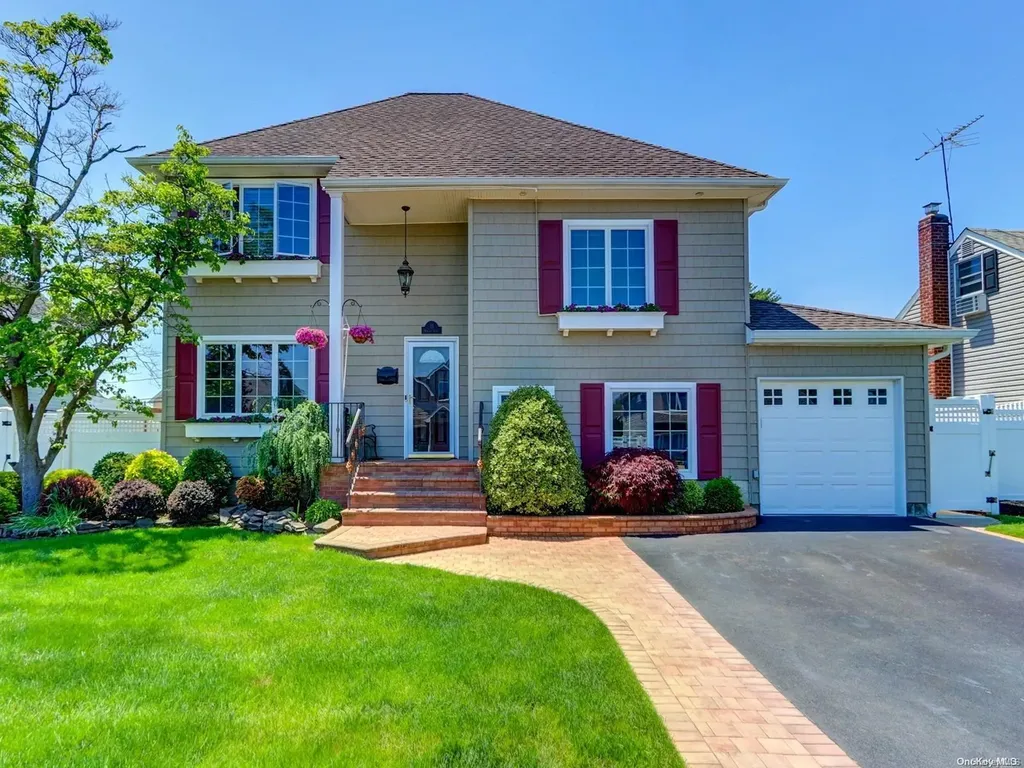 15 Webster Avenue Massapequa NY 11758