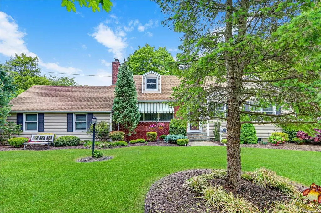 33 Namkee Road Blue Point NY 11715