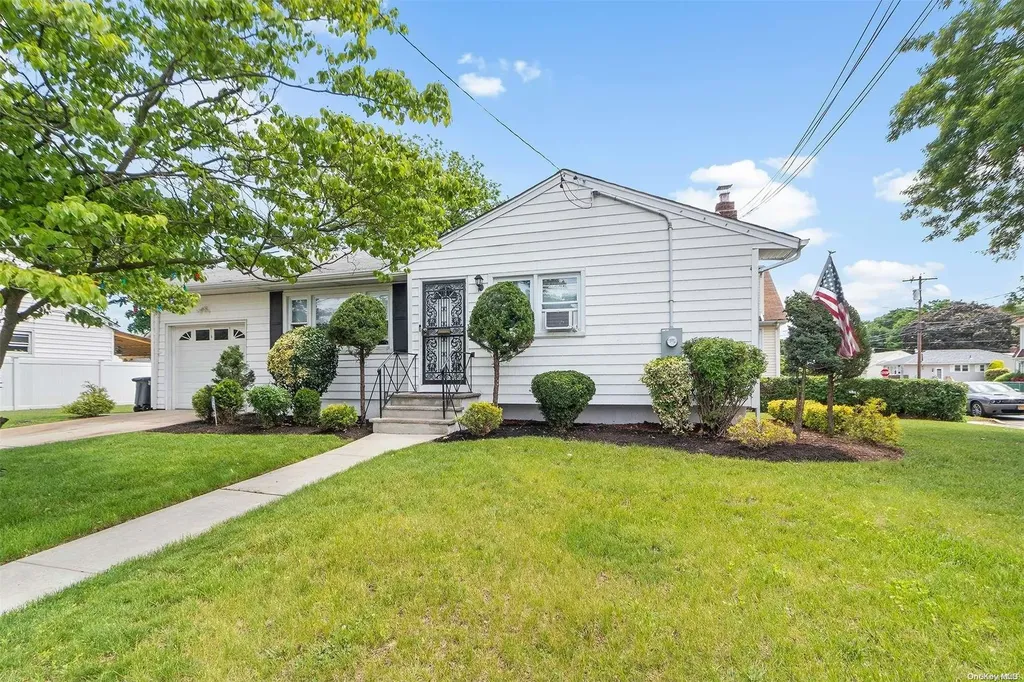 8 Newton Place Roosevelt NY 11575