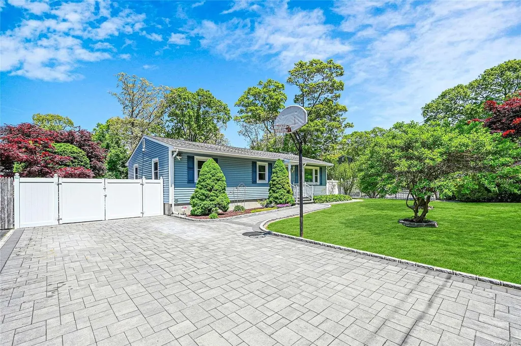 167 Hampton Avenue Mastic NY 11950
