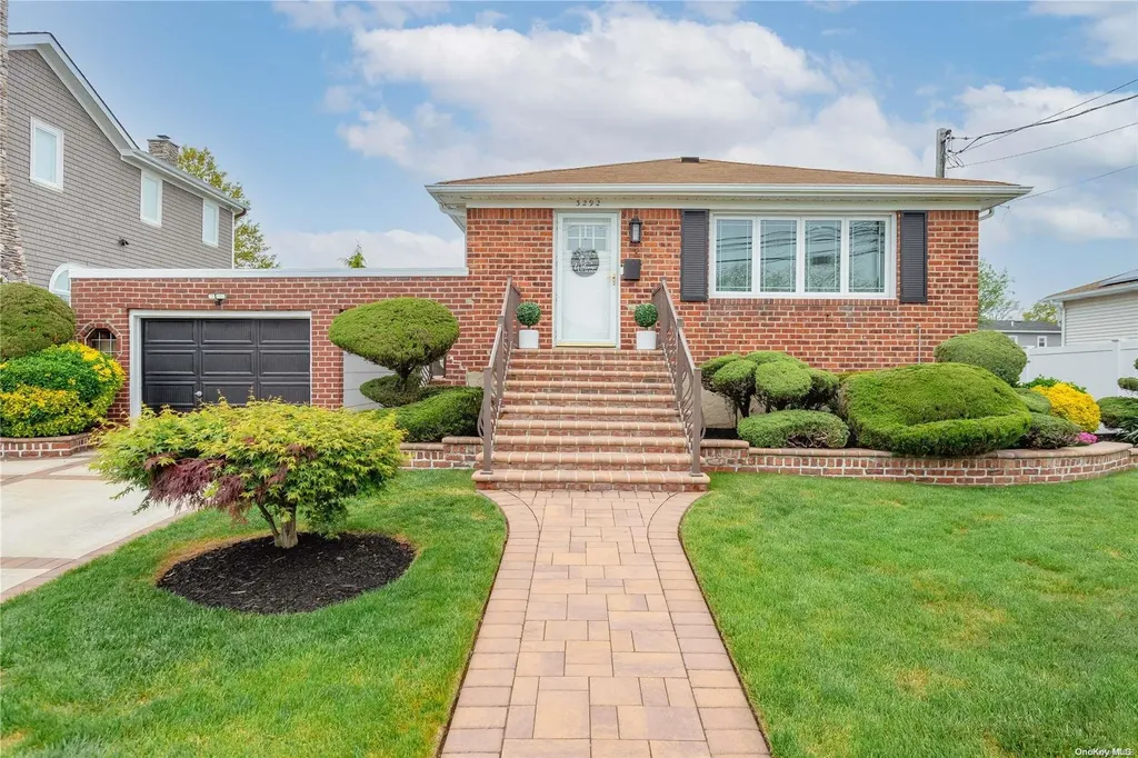 3292 Elliott Boulevard Oceanside NY 11572