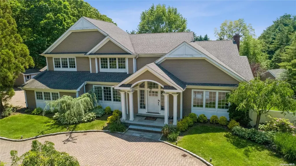 27 Phaetons Drive Melville NY 11747