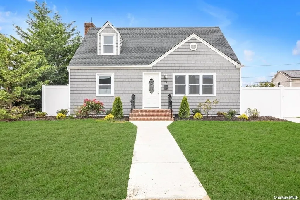 29 Gables Drive Hicksville NY 11801