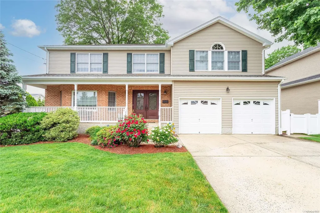 19 Richfield Street Plainview NY 11803