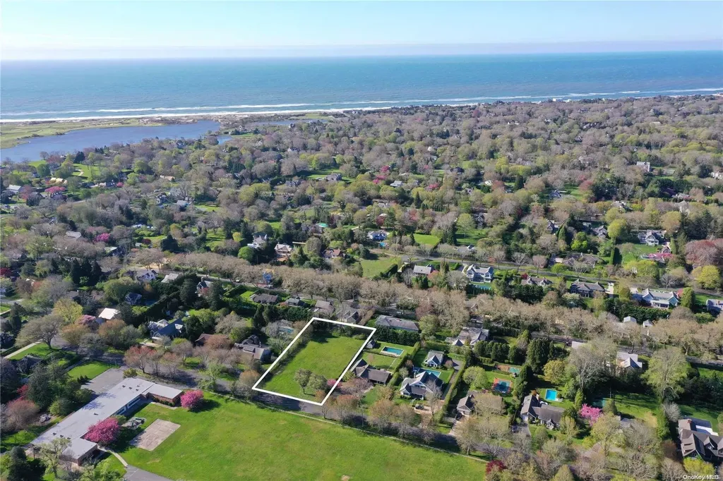 55 Meadow Way East Hampton NY 11937