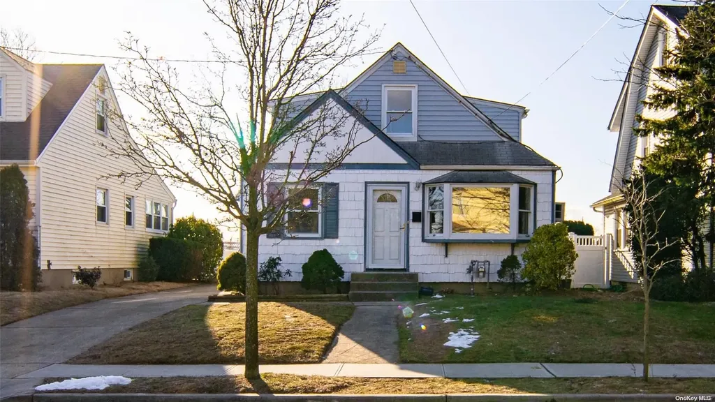 74 Madison Street Lynbrook NY 11563