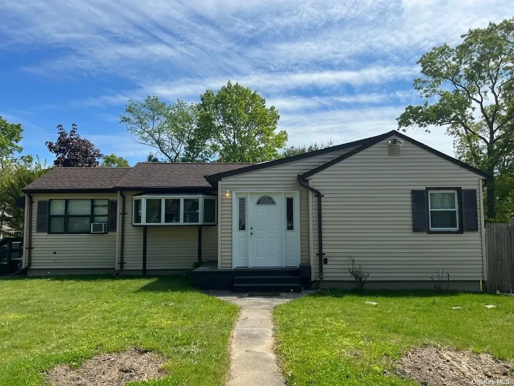 2 Roberta Street East Patchogue NY 11772