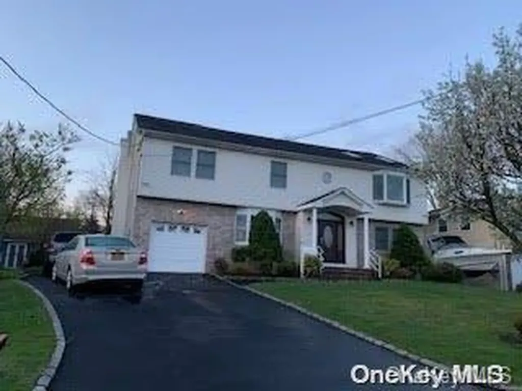6 Hinton Avenue Babylon NY 11702