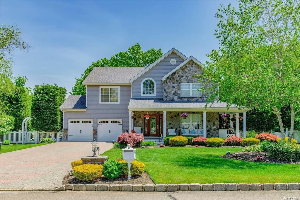 5 Hamilton Place Lake Grove NY 11755