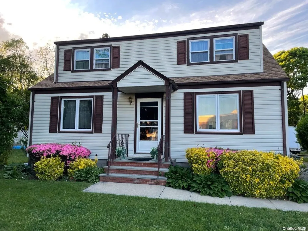 7 Adams Road Central Islip NY 11722