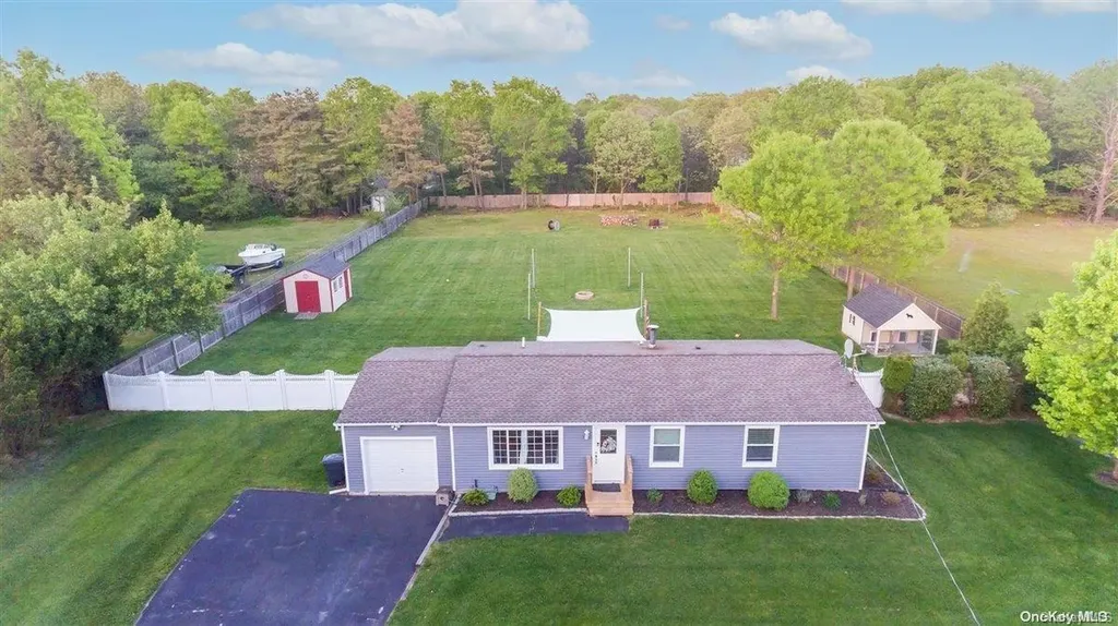 25 Westfield Road Coram NY 11727