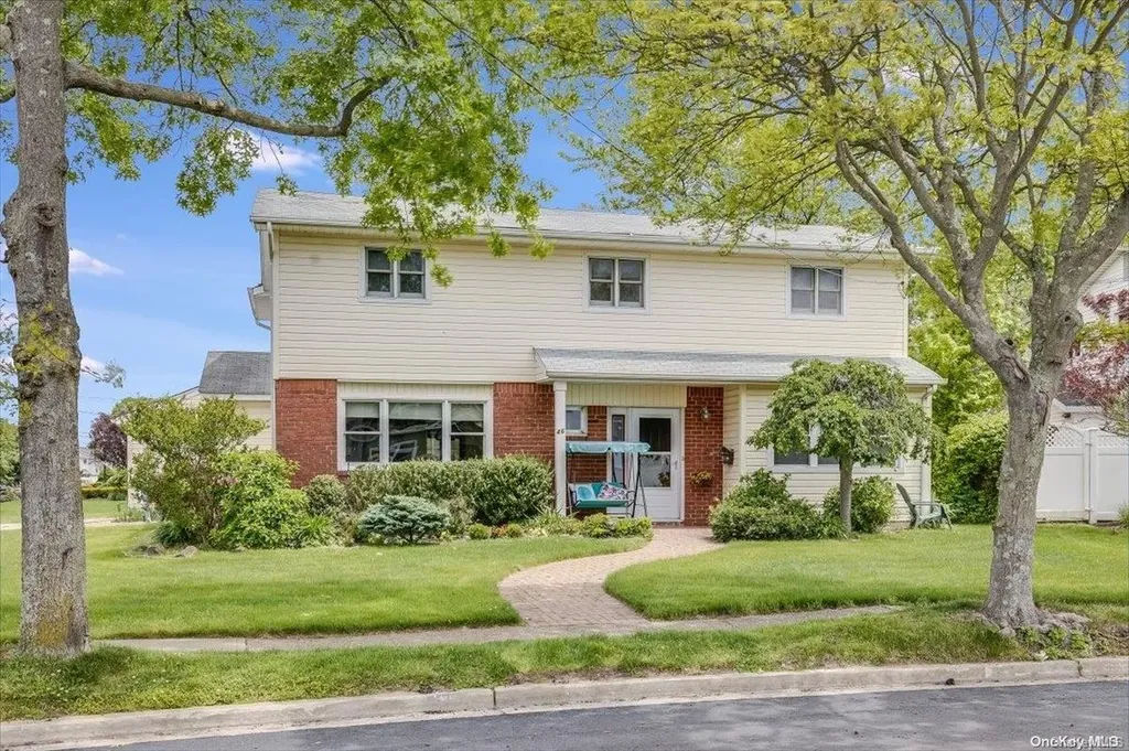 46 Anchor Drive Massapequa NY 11758