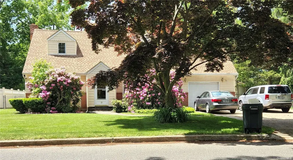 18 Old Indian Head Road Commack NY 11725