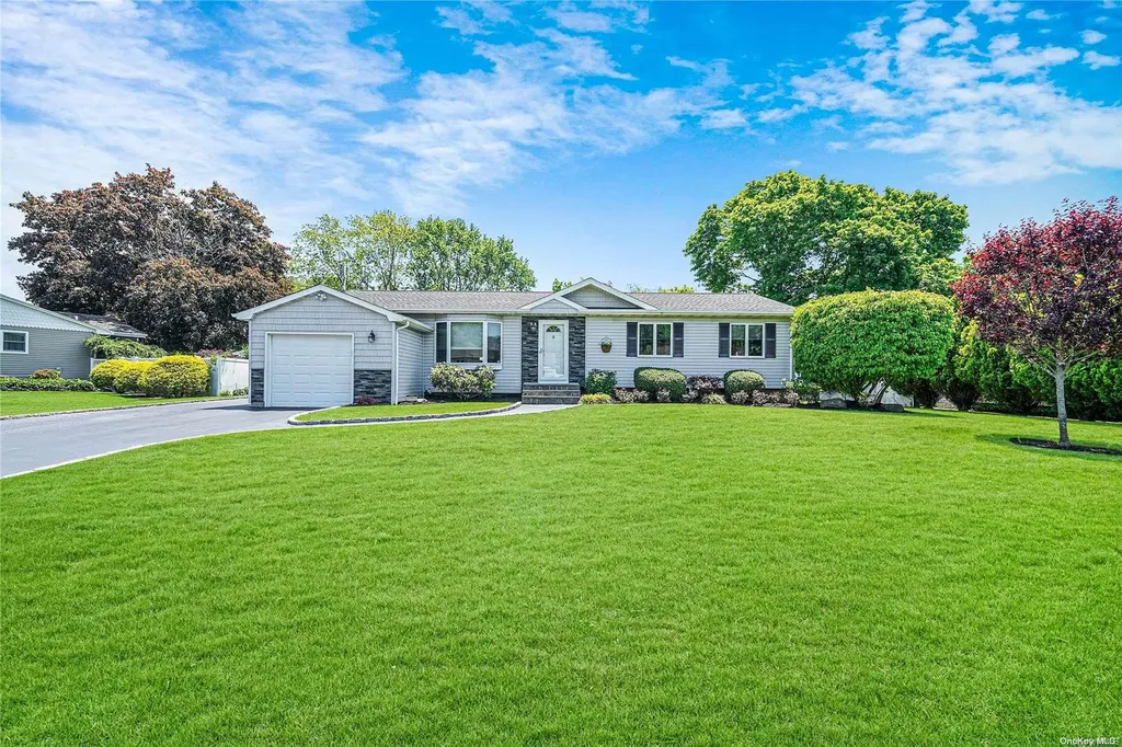 38 Nathan Drive Bohemia NY 11716