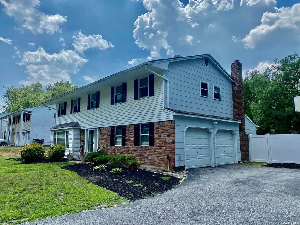 2 Woodview Drive Nesconset NY 11767