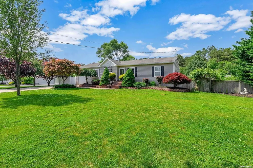 59 Gull Dip Road Ridge NY 11961