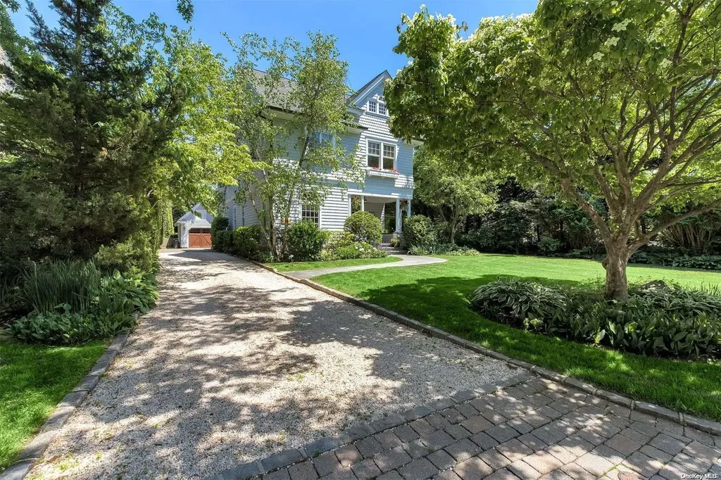 24 Middle Drive Manhasset NY 11030