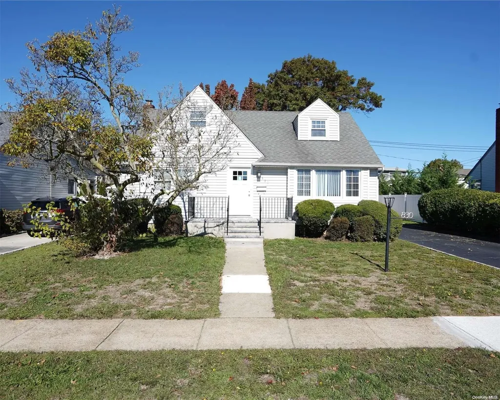 830 Helene Street Wantagh NY 11793