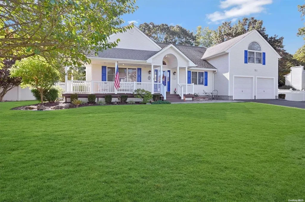 4 Ivy Court Centereach NY 11720