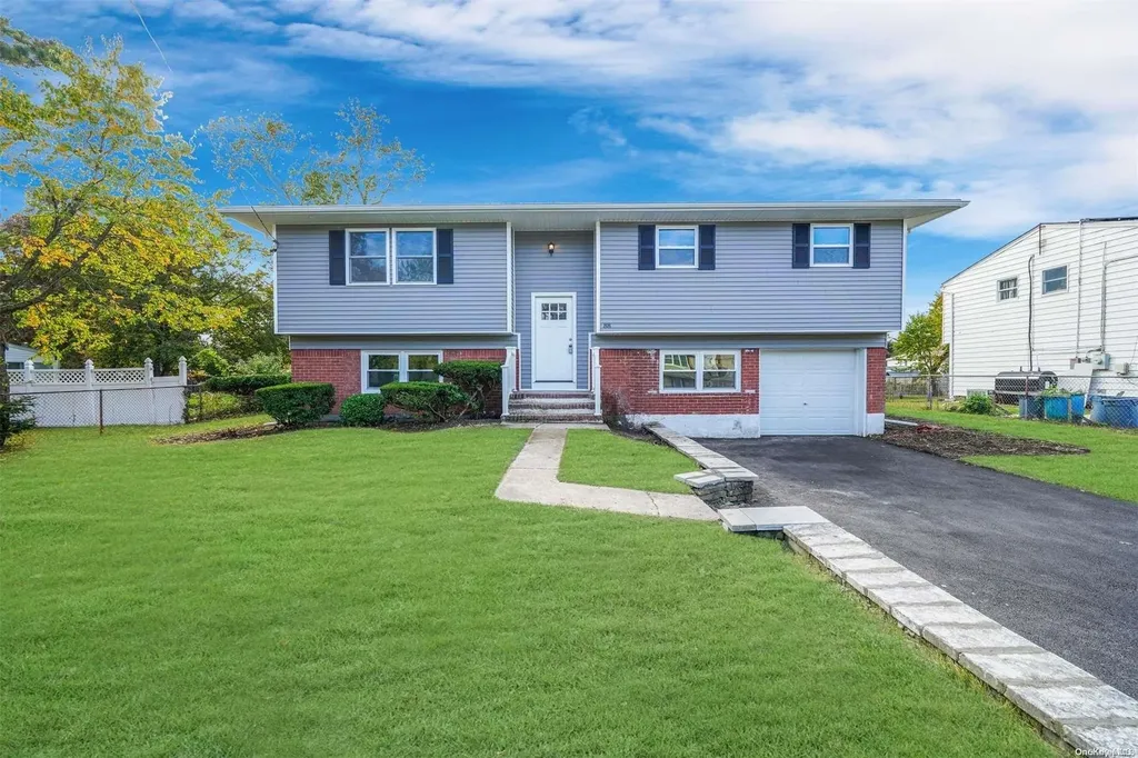 88 Miller Avenue Central Islip NY 11722