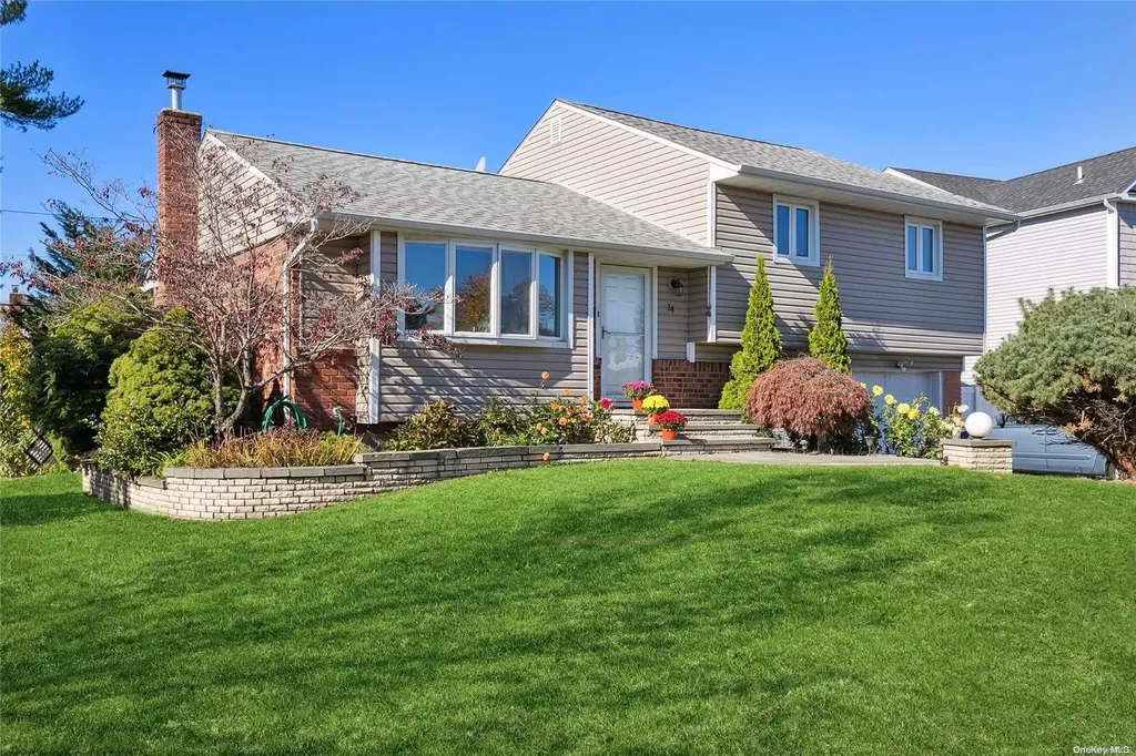 14 Marsak Lane Syosset NY 11791