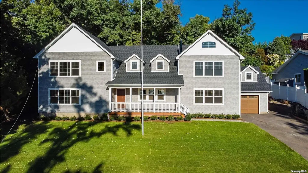 18 Argyle Drive Northport NY 11768