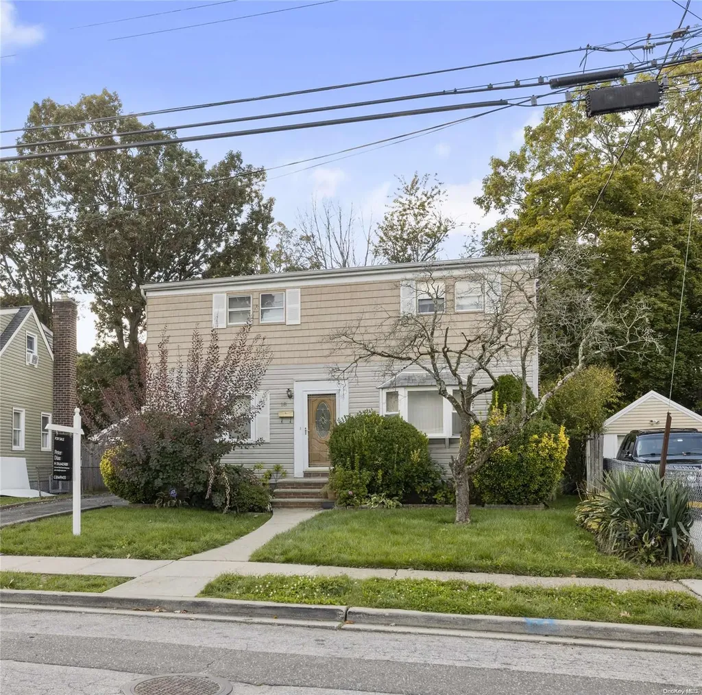 18 Branch Place Roosevelt NY 11575