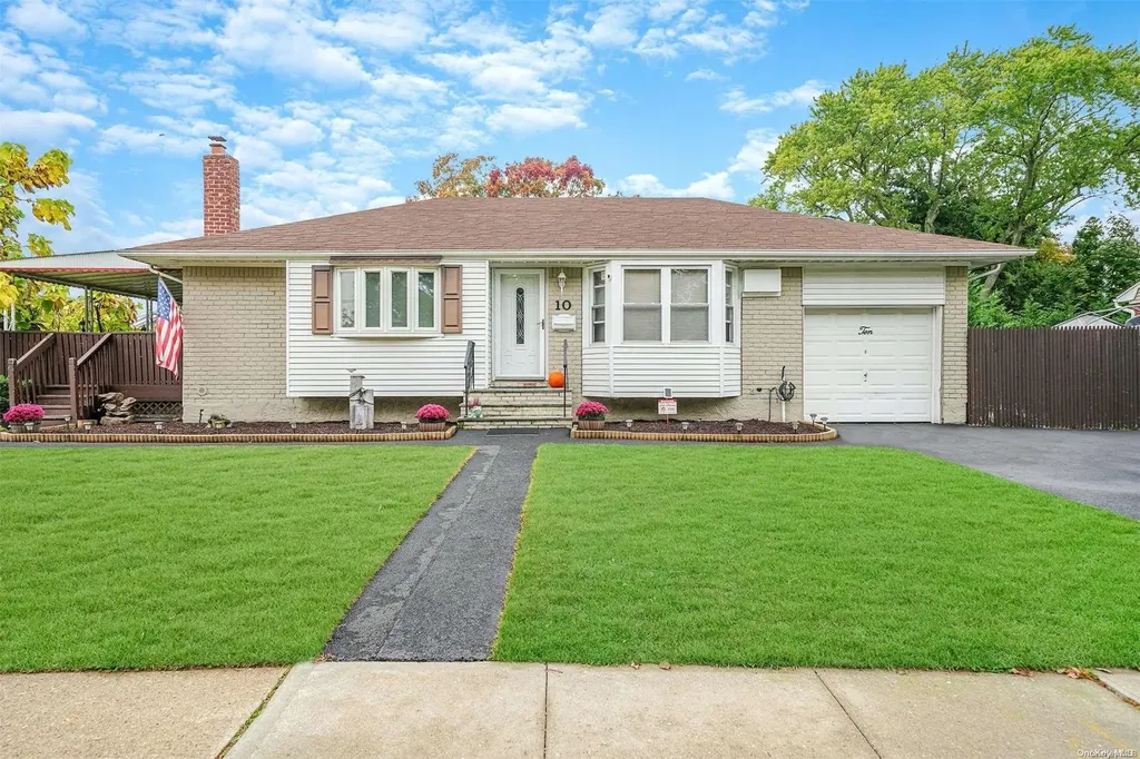 10 Burlington Avenue Deer Park NY 11729