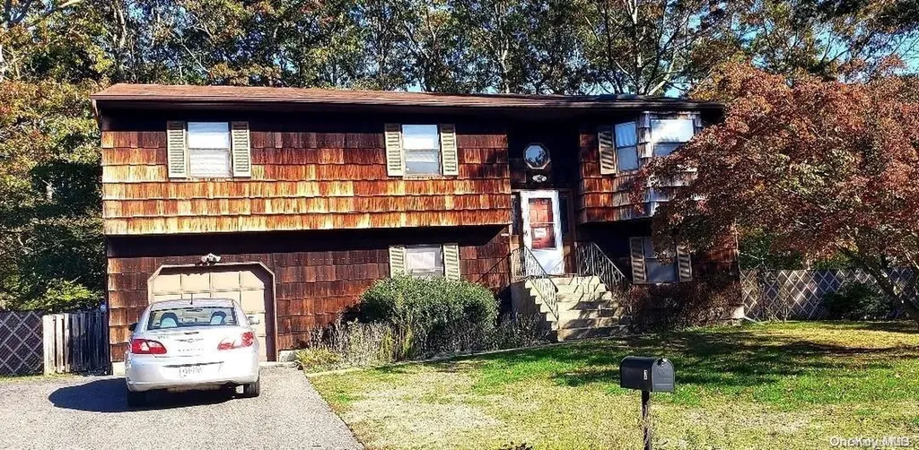 7 Donack Lane Bellport NY 11713