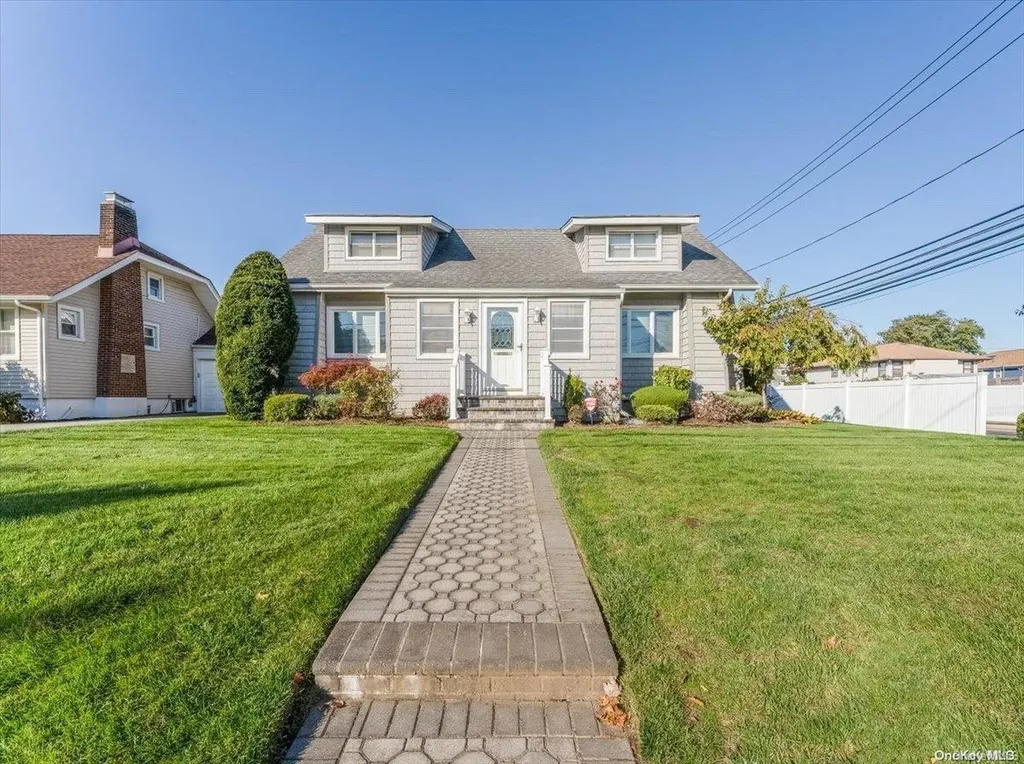 3282 4th Street Oceanside NY 11572