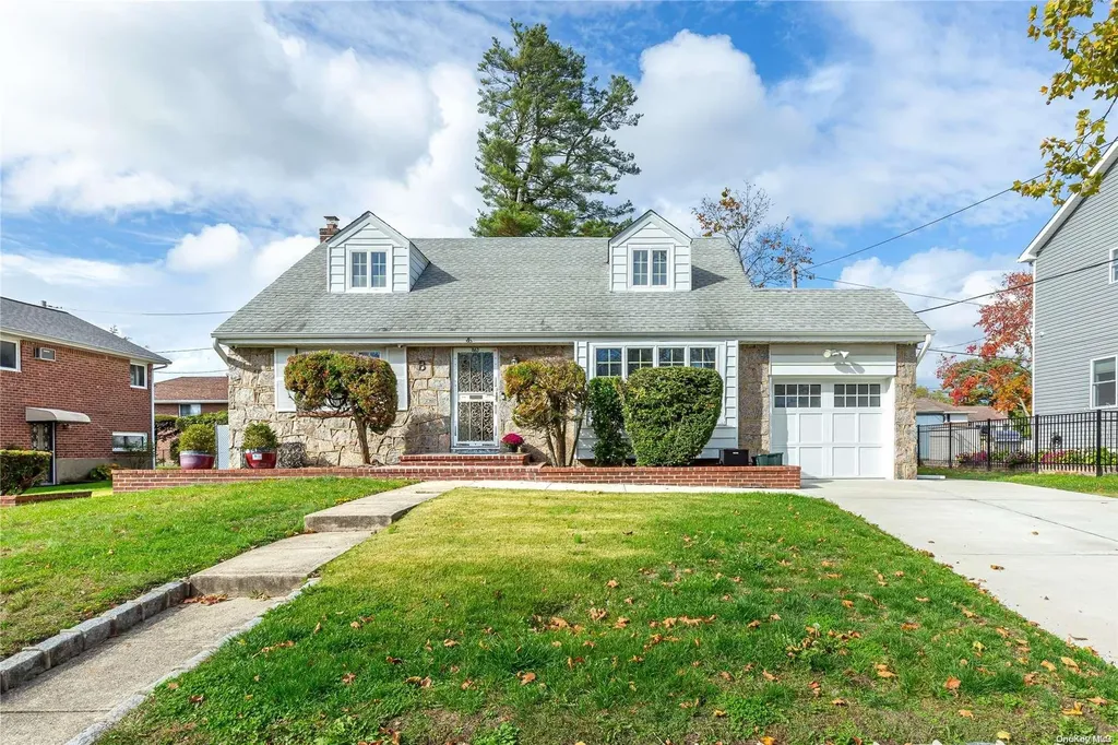 863 Leonard Drive Westbury NY 11590