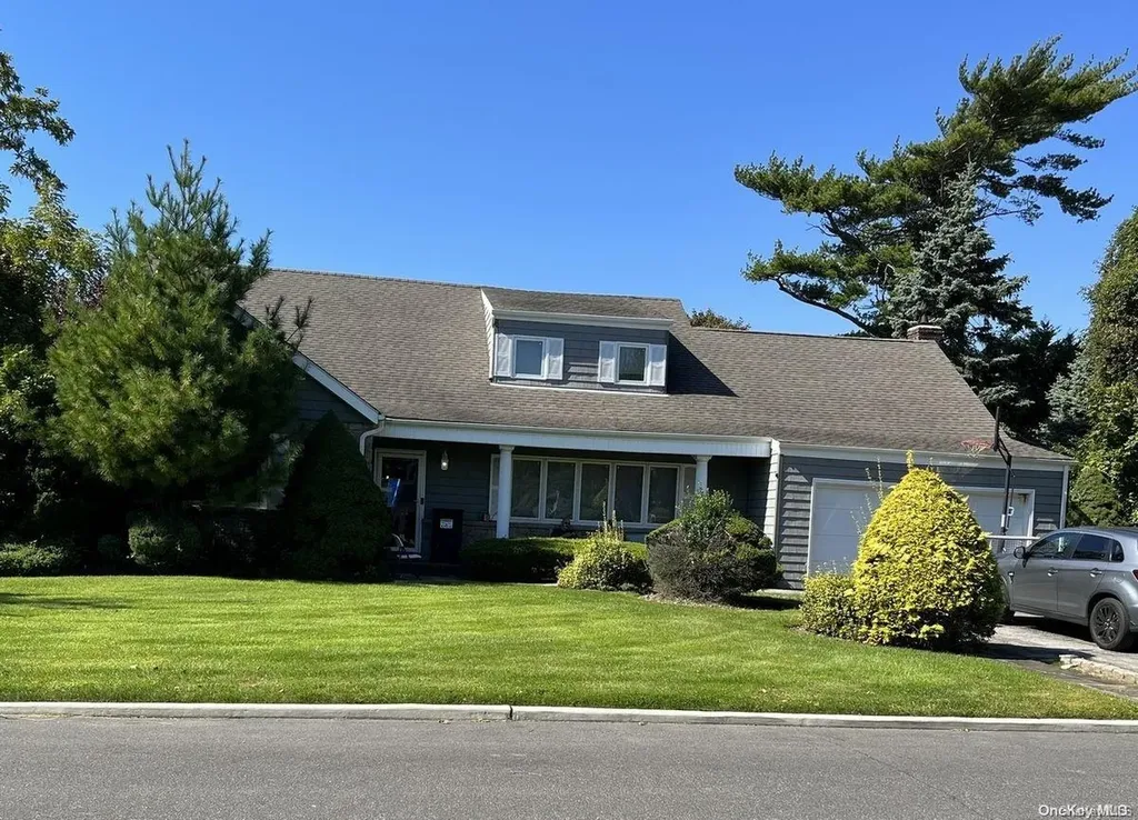 3 Hawthorne Lane Lawrence NY 11559
