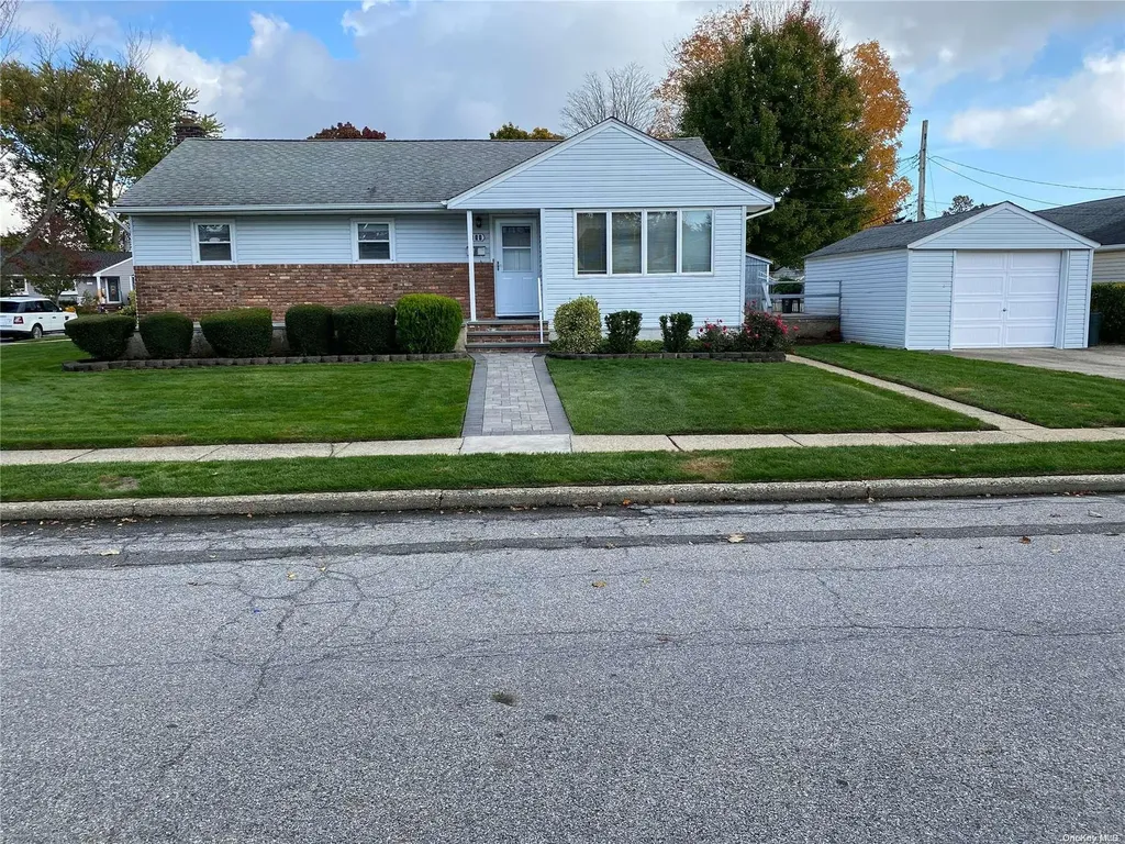911 Maplecrest Drive North Bellmore NY 11710