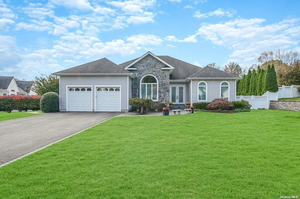 44 Grasslands Circle Mount Sinai NY 11766