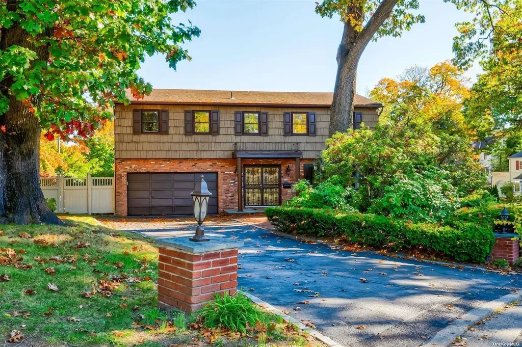 9 Deepdale Drive Manhasset NY 11030