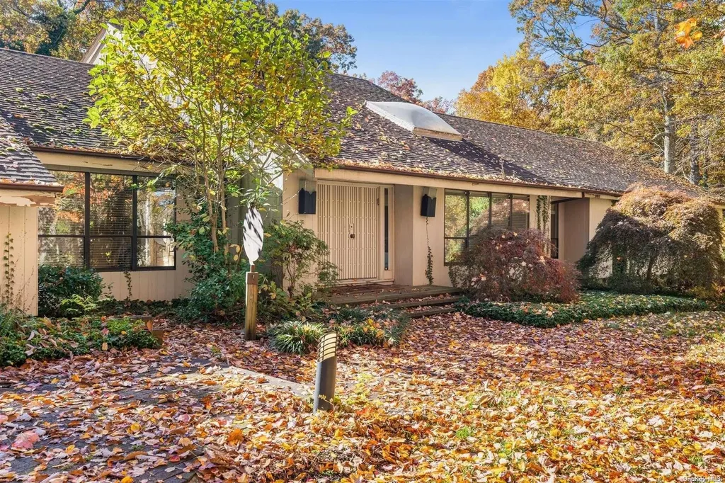 61 Sabine Road Syosset NY 11791