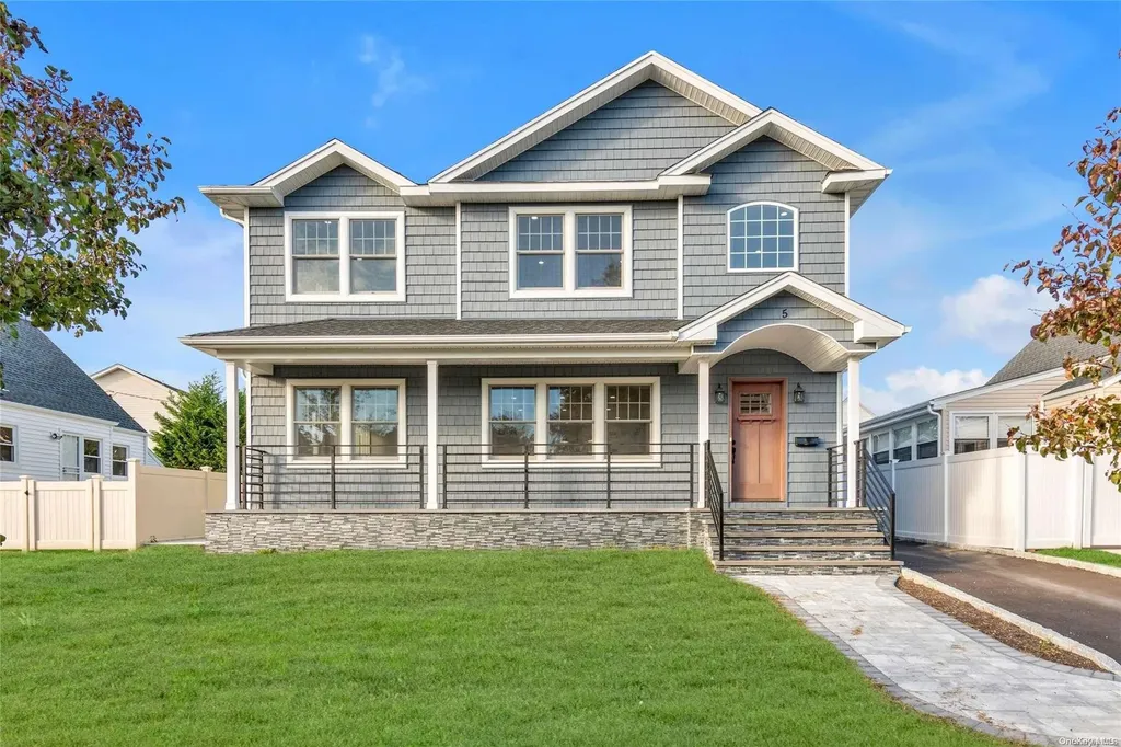5 Yorkshire Road New Hyde Park NY 11040