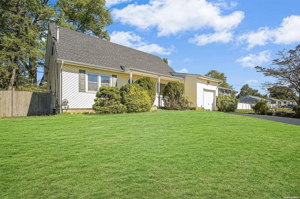 71 Thomas Street Brentwood NY 11717