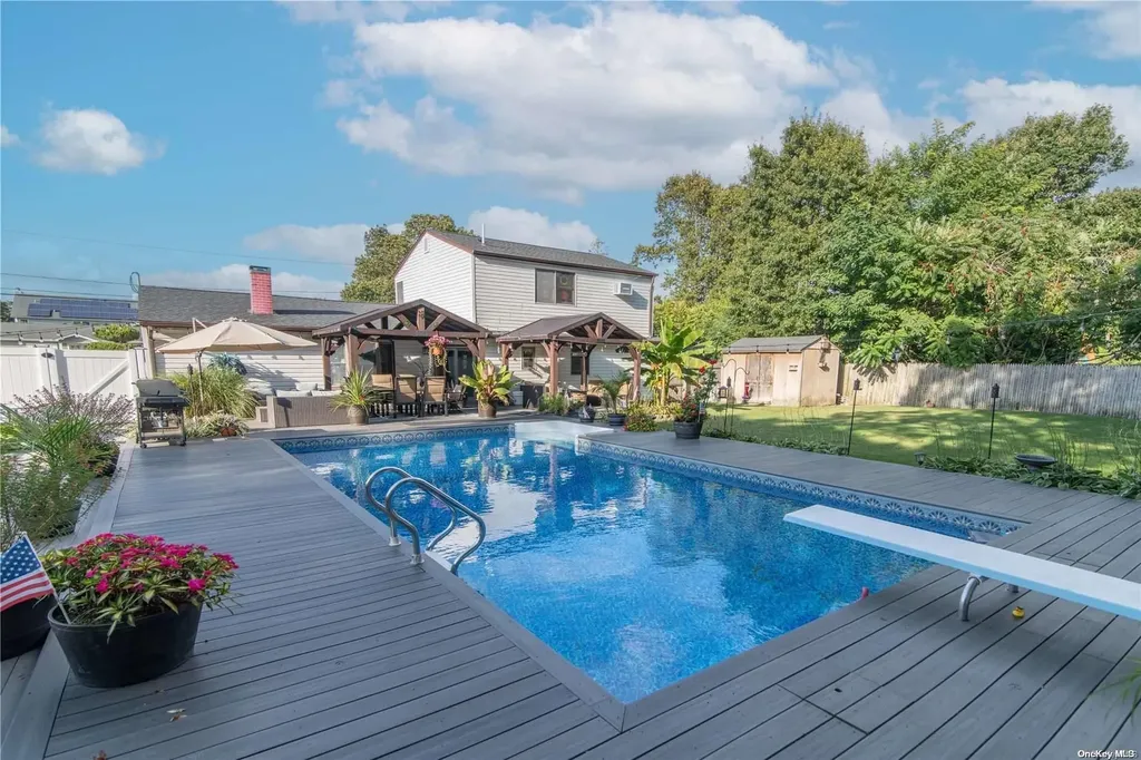 46 Argyle Drive Shirley NY 11967