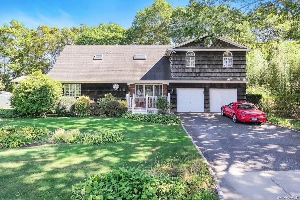 35 Wedgewood Lane Brookhaven NY 11719